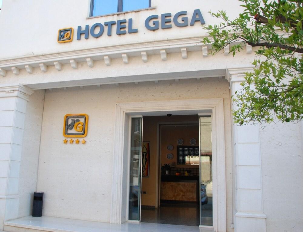 Hotel Gega Berat Exterior photo