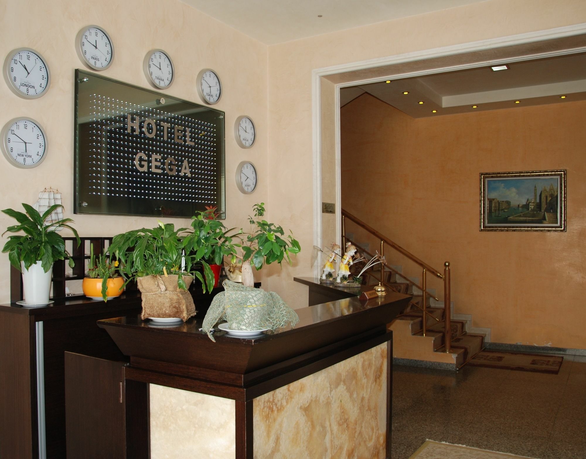 Hotel Gega Berat Exterior photo